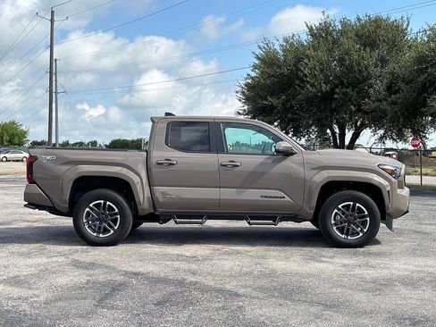 Used 2026 Toyota Tacoma TRD Sport RWD image 4