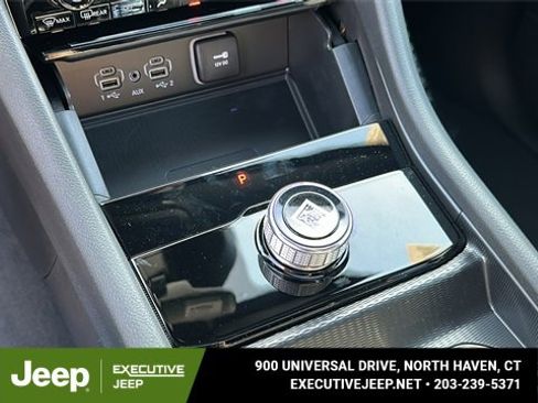 New 2025 Jeep Grand Cherokee Laredo w/ Luxury Tech Group I image 19