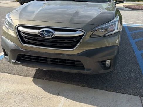 Used 2020 Subaru Outback Premium image 2