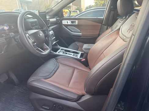 Used 2021 Ford Explorer King Ranch w/ Premium Technology Package RWD image 7
