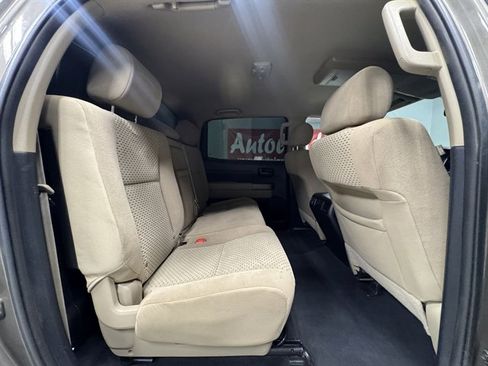 Used 2013 Toyota Tundra 4x4 CrewMax image 11