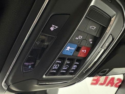 New 2025 Jeep Grand Cherokee Limited image 18