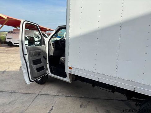 Used 2016 Ford E-350 and Econoline 350 Super Duty RWD image 12
