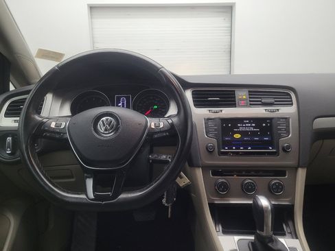 Used 2017 Volkswagen Golf S FWD image 22