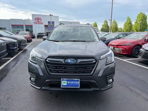 Used 2023 Subaru Forester Limited AWD/4WD image 2