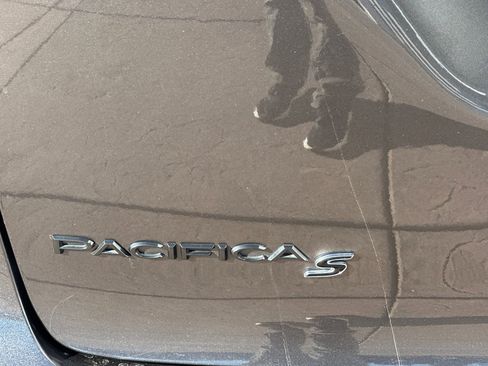 Used 2019 Chrysler Pacifica Touring Plus w/ Advanced Safetytec Group image 34