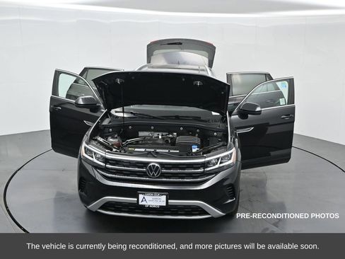Used 2020 Volkswagen Atlas Cross Sport SEL image 32