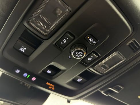 Used 2025 Chevrolet Tahoe Z71 w/ Comfort Package image 26