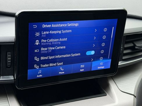 Used 2023 Ford Explorer XLT w/ Equipment Group 202A AWD/4WD image 31