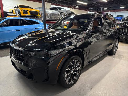 Used 2024 BMW X5 M60i image 10