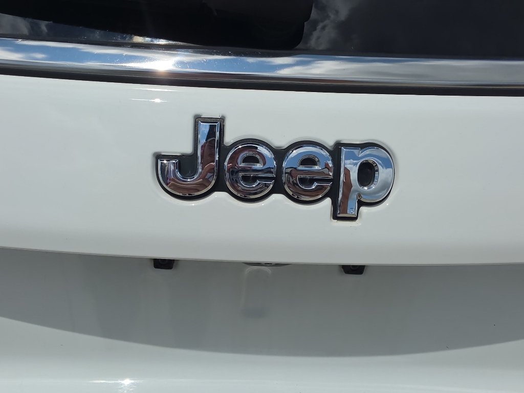 Used 2025 Jeep Compass Limited AWD/4WD image 17
