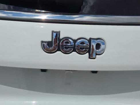 Used 2025 Jeep Compass Limited AWD/4WD image 17