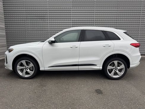 New 2025 Audi Q5 Premium Plus image 2