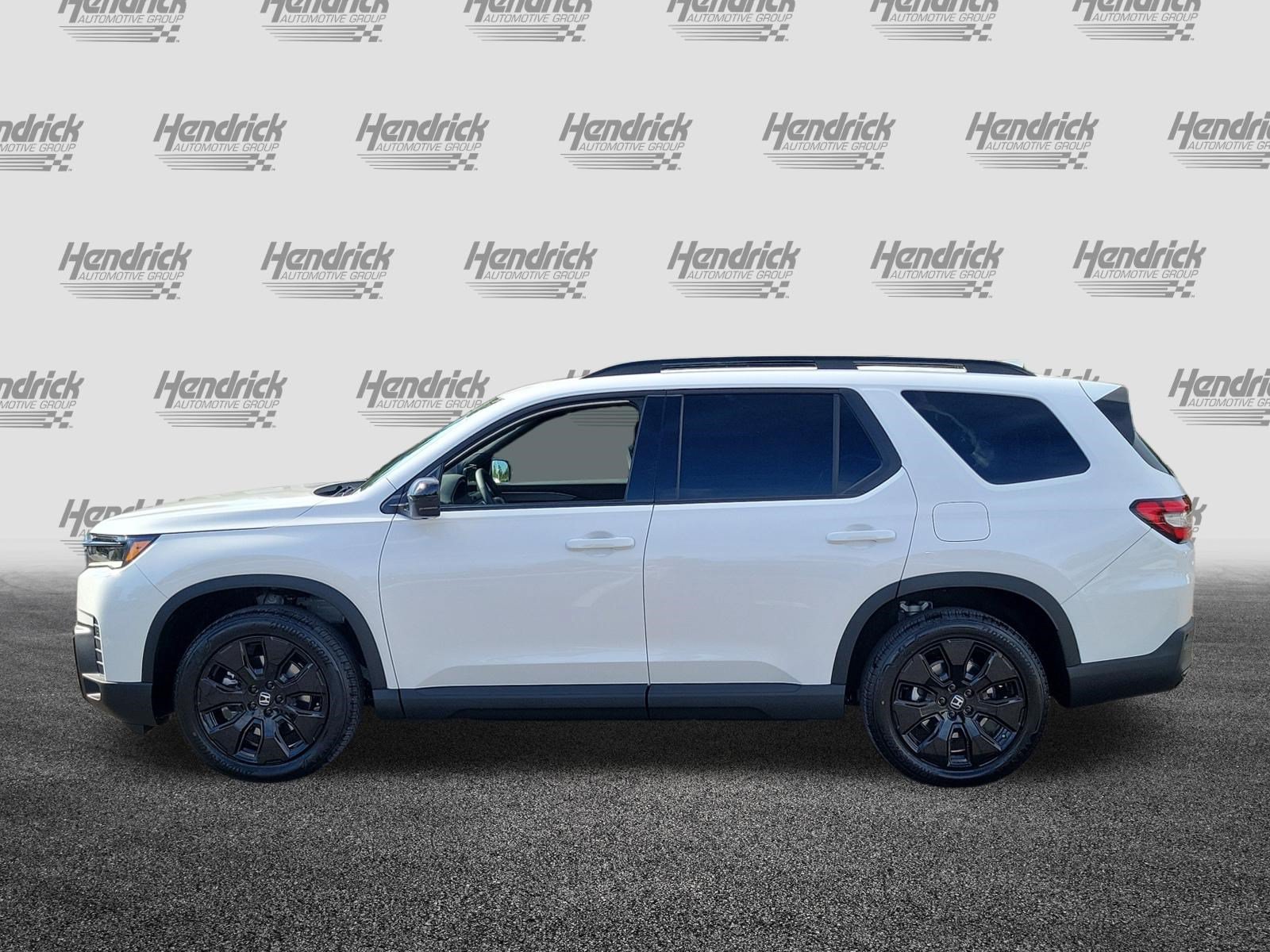 New 2026 Honda Pilot Black Edition image 4