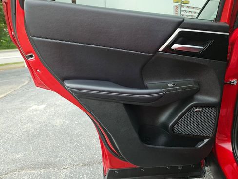 Used 2025 Mitsubishi Outlander SE AWD/4WD image 18
