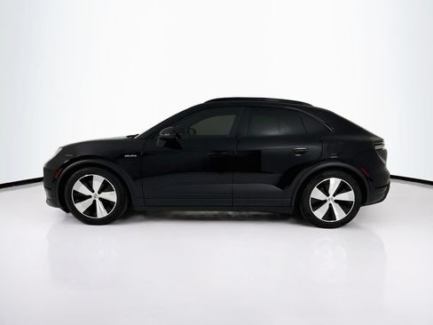 Used 2025 Porsche Macan Electric RWD image 2