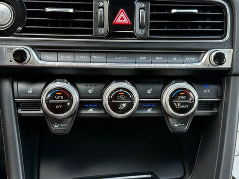 Used 2019 Genesis G70 2.0T Advanced w/ Elite Package image 28