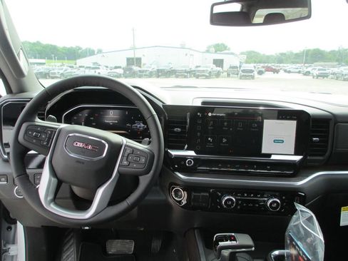 New 2026 GMC Sierra 1500 SLT w/ SLT Premium Package AWD/4WD image 16