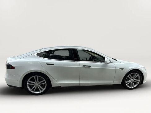 Used 2014 Tesla Model S 85 image 9