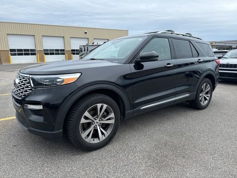 Used 2020 Ford Explorer Platinum w/ Premium Technology Package AWD/4WD image 2