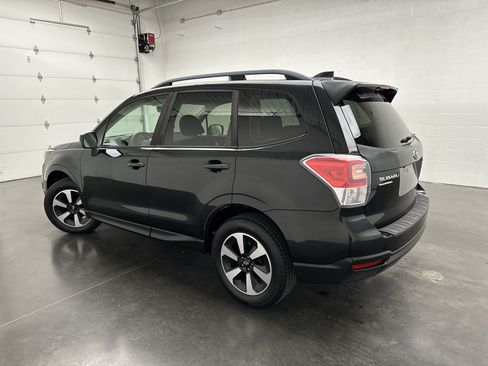 Used 2017 Subaru Forester 2.5i Premium w/ All-Weather Package AWD/4WD image 6