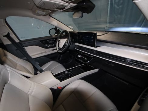 Used 2025 Lincoln Corsair AWD w/ Equipment Group 101A image 20