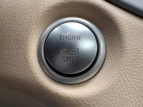 Used 2017 Mercedes-Benz GLA 250 image 26