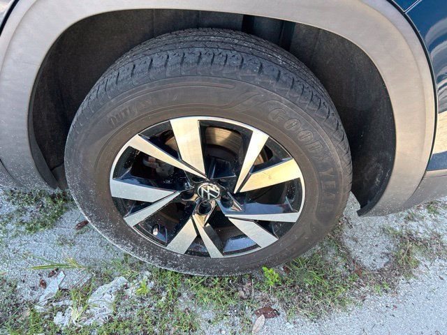 Used 2021 Volkswagen Atlas Cross Sport SE FWD image 18