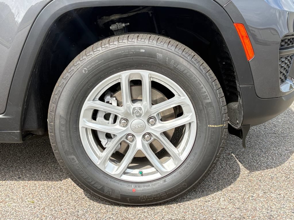 New 2026 Jeep Grand Cherokee Laredo X RWD image 25