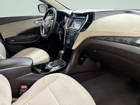 Used 2017 Hyundai Santa Fe Sport image 18