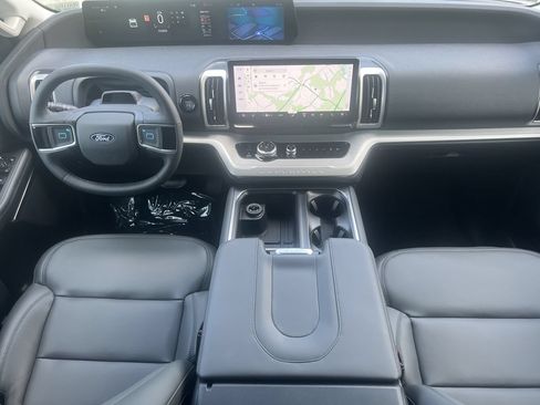 New 2027 Ford Expedition Max Active RWD image 2