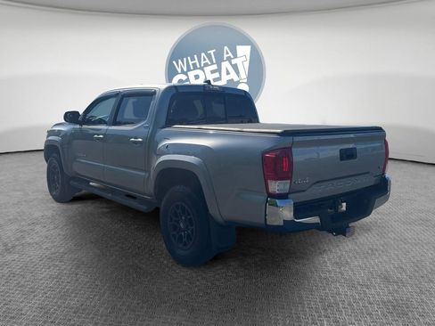 Used 2017 Toyota Tacoma SR5 w/ Tow Package AWD/4WD image 5