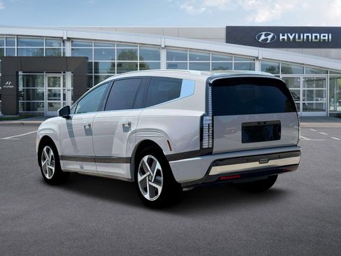 New 2026 Hyundai Ioniq 9 Calligraphy image 5