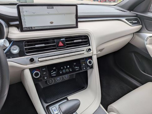 Used 2025 Genesis G70 2.5T RWD image 22