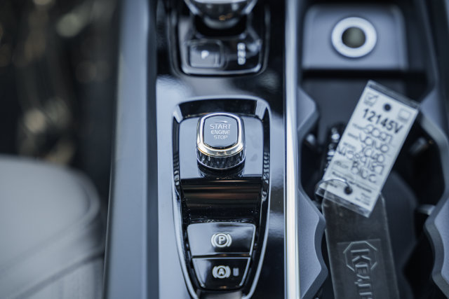 New 2027 Volvo XC60 T8 Plus AWD/4WD image 26