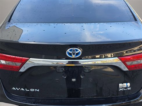 Used 2016 Toyota Avalon XLE Premium image 12