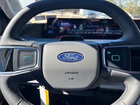 New 2025 Ford Expedition Active image 11