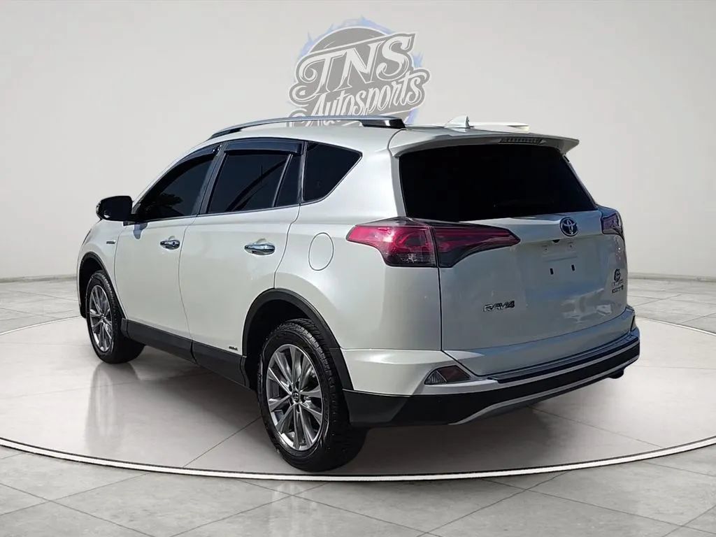 Used 2018 Toyota RAV4 Limited AWD/4WD image 7