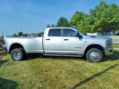 New 2026 RAM 3500 Big Horn AWD/4WD image 8