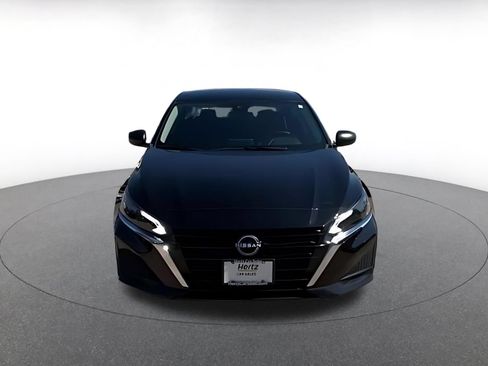Used 2025 Nissan Altima 2.5 SV FWD image 16