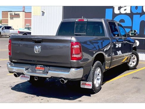 Used 2024 RAM 1500 Laramie AWD/4WD image 14