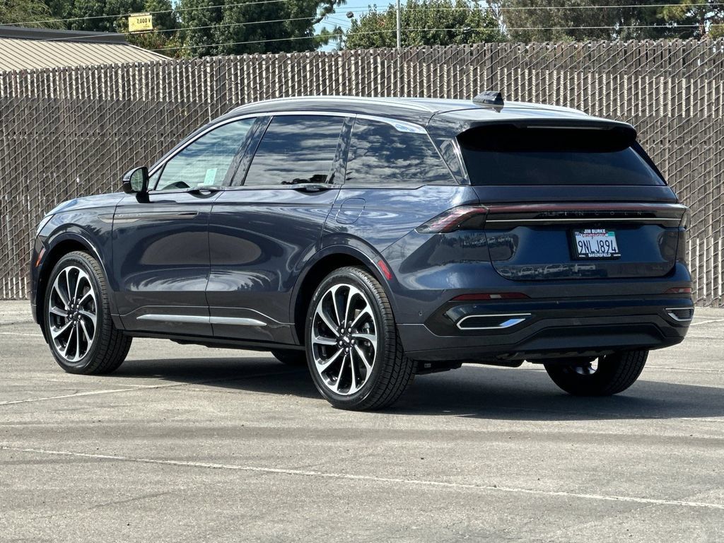 Certified 2024 Lincoln Nautilus Black Label AWD/4WD image 5