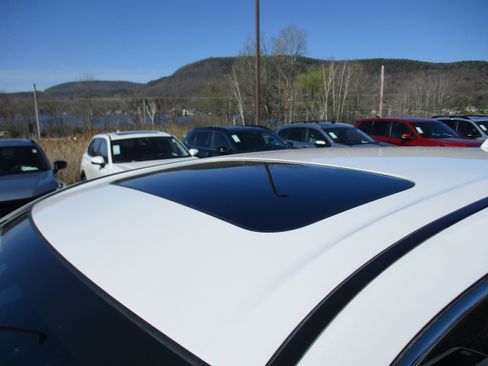 Used 2024 Honda CR-V EX-L image 11