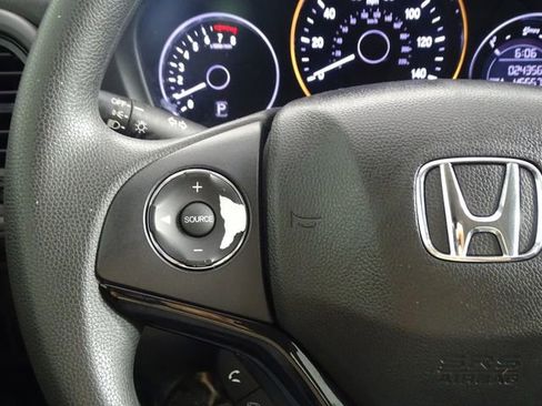 Used 2022 Honda HR-V LX image 22