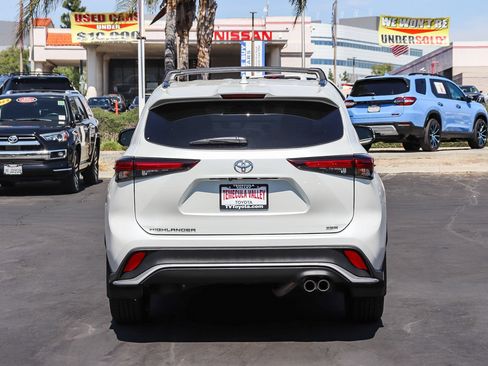 Certified 2024 Toyota Highlander XSE FWD image 6