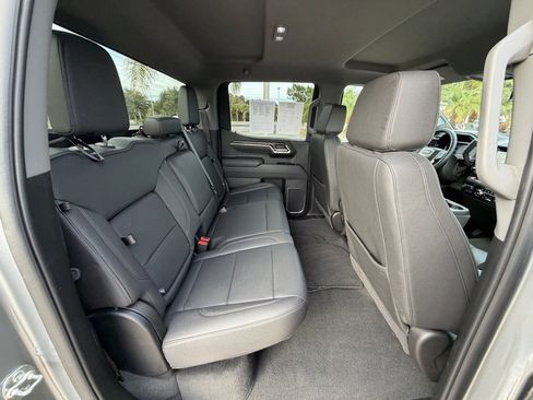 Used 2025 GMC Sierra 1500 SLT image 30