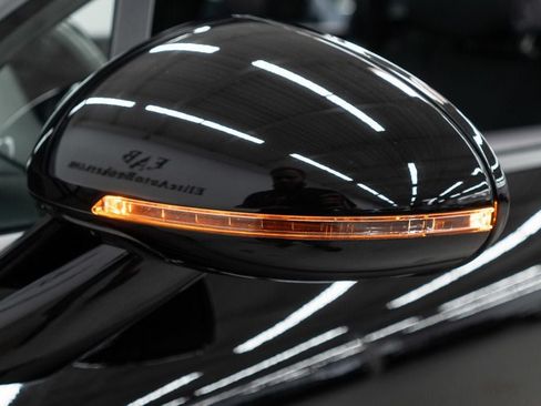 Used 2024 Porsche Macan AWD/4WD image 48