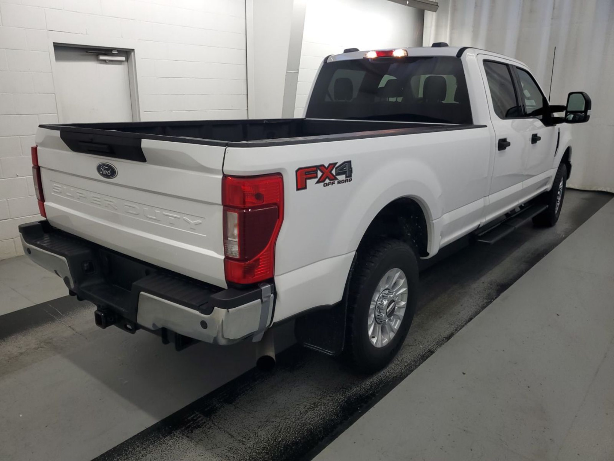 Used 2021 Ford F250 XLT w/ XLT Value Package AWD/4WD image 3