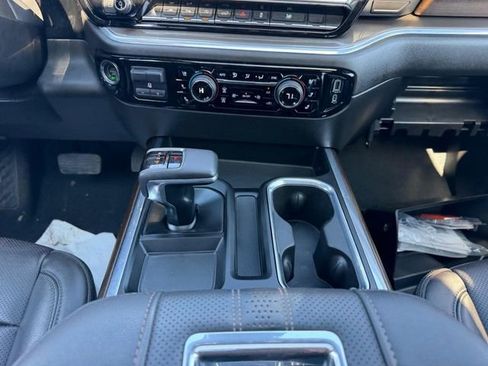 Used 2022 Chevrolet Silverado 1500 High Country w/ High Country Premium Package image 15