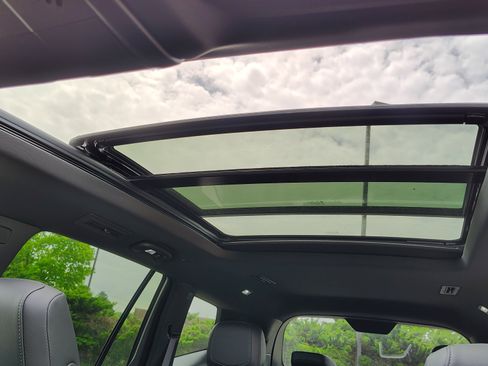 New 2025 Cadillac XT6 Luxury image 34